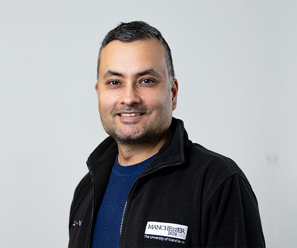 Nicky Savjani, Application Manager